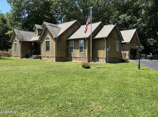 2495 Highland Ln, Crossville, TN 38555
