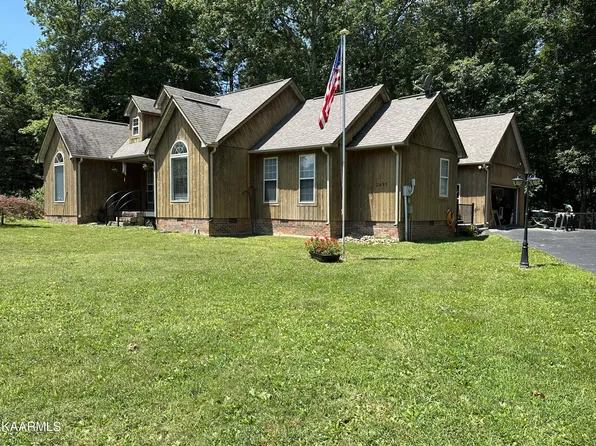 2495 Highland Ln, Crossville, TN 38555