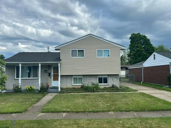 2535 Camel Dr, Sterling Heights, MI 48310