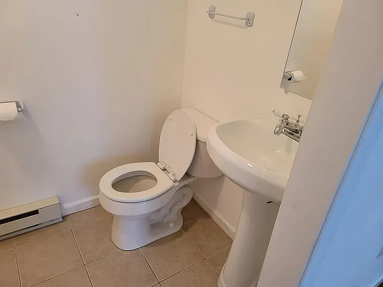 400 S Keyser Ave #B1 — Photo 6