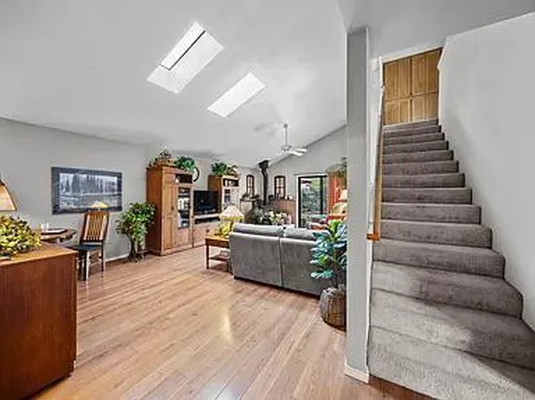 874 Tanglewood Dr, Redding, CA 96003