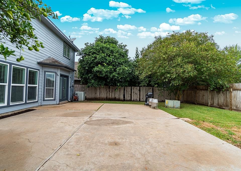 2nd image of 206 Almond Dr