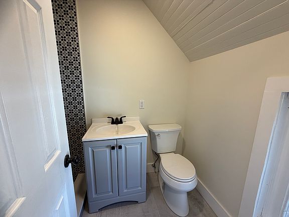 5th image of 183 Franklin St #C