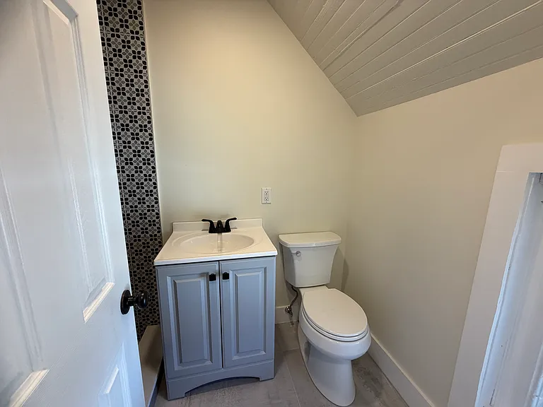 183 Franklin St #C — Photo 5