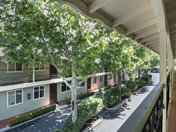 3rd image of 2124 Park Ave