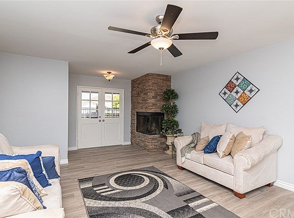 2nd image of 27640 Grosse Point Dr