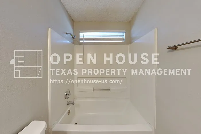 6916 Chateau Dr — Photo 17