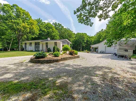 5th image of 2320 Birch Dr