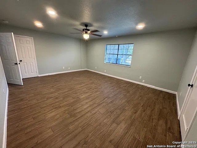 1067 Rayburn Dr — Photo 21