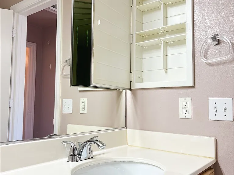 2100 Quarry Ridge St #207 — Photo 78