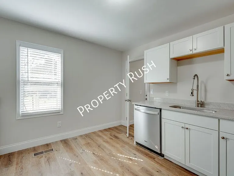 248 East Ave — Photo 16