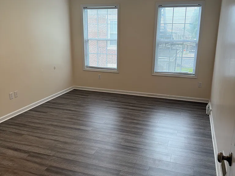 1414 E Market St — Photo 8