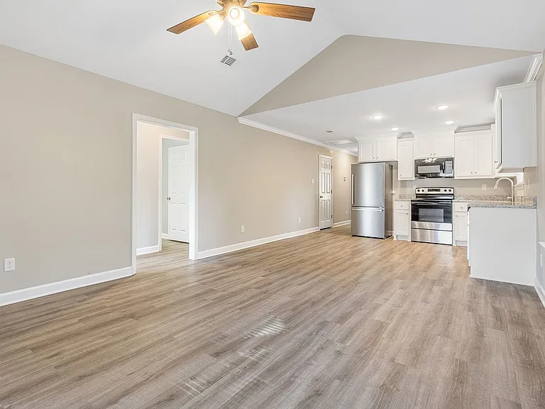 108 Pulaski Dr — Photo 5