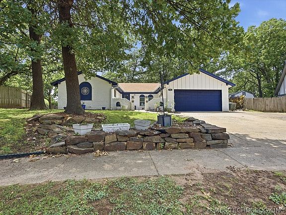 2nd image of 334 Spruce Ct