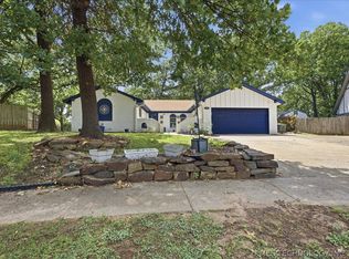 334 Spruce Ct, Sand Springs, OK 74063