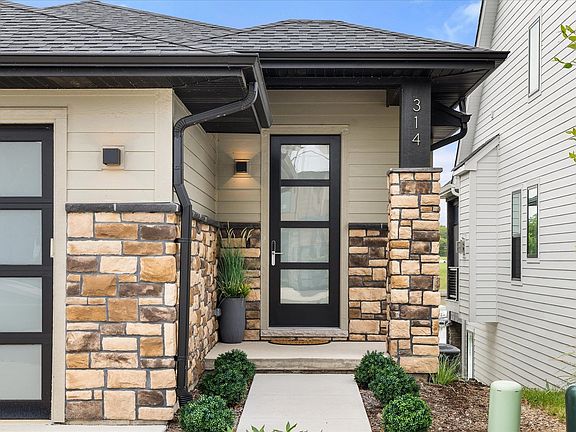 2nd image of 314 Leeward Way