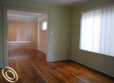 3rd image of 559 E Woodland St