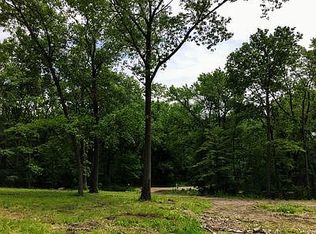 33W596 Hub Rd, Wayne, IL 60184