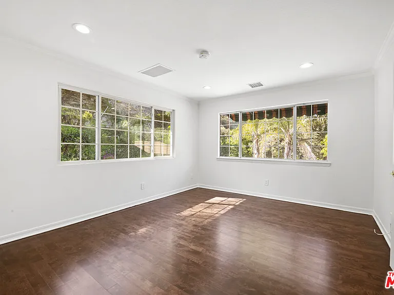 2461 Jupiter Dr — Photo 14