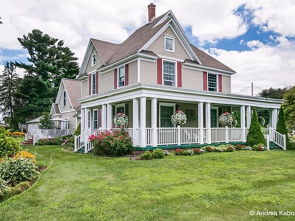 2nd image of 4381 Leonard St