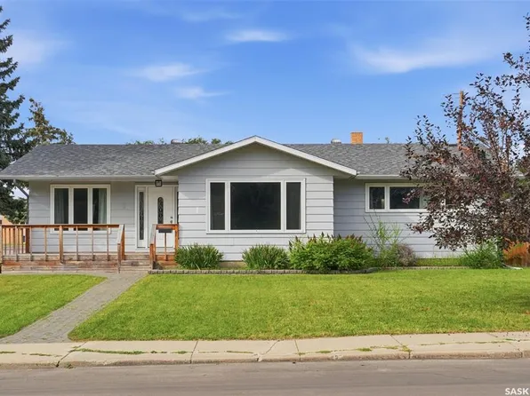 1 Stephenson CRESCENT, Saskatoon, SK S7H 3L6