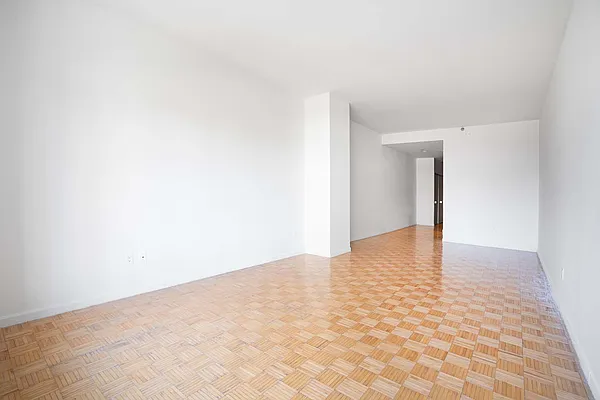 Rented by Waldstar Real Estate LLC | media 4