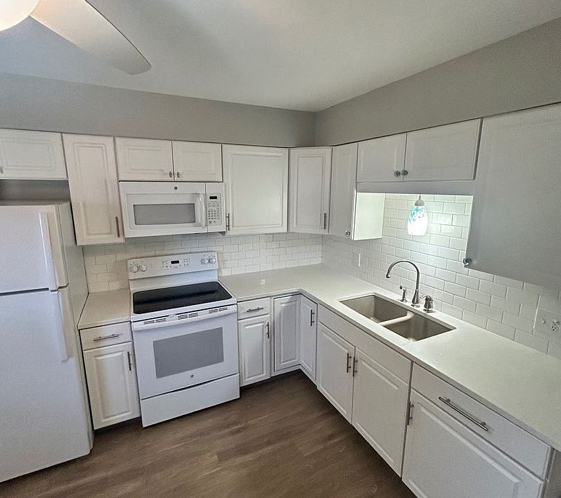 1st image of 3379 Division Ave SW