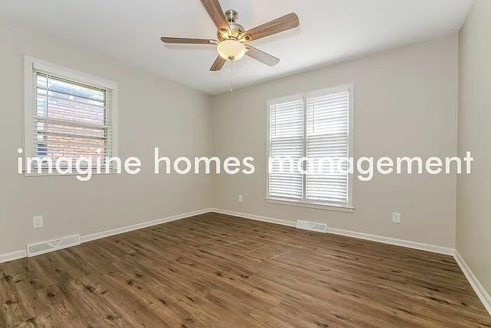 8916 N Grand Ave — Photo 8