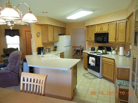 4th image of 37 Ione Dr Unit D
