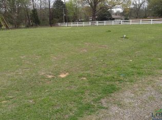 2 Towering Oaks Ln, Longview, TX 75602