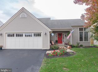 271 Black Oak Dr, Lancaster, PA 17602