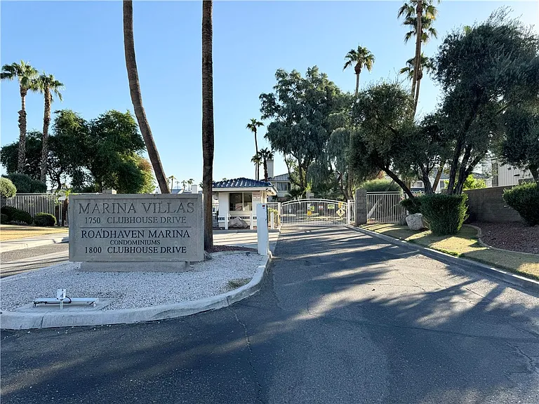 1800 Clubhouse Dr #K90 — Photo 43