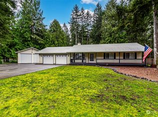 220 Country Estates Dr W, Rainier, WA 98576
