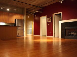 933 W Van Buren St APT 517, Chicago, IL 60607