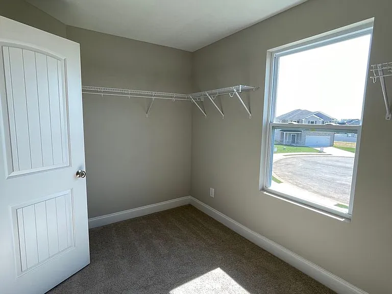 2255 Viking Ct — Photo 12