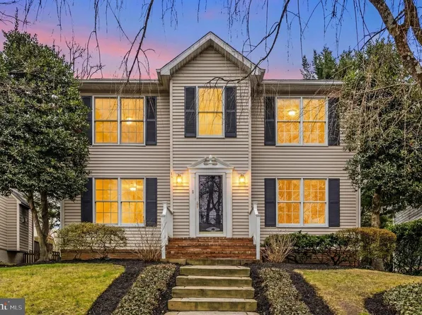 8 Wyoming Ct, Bethesda, MD 20816