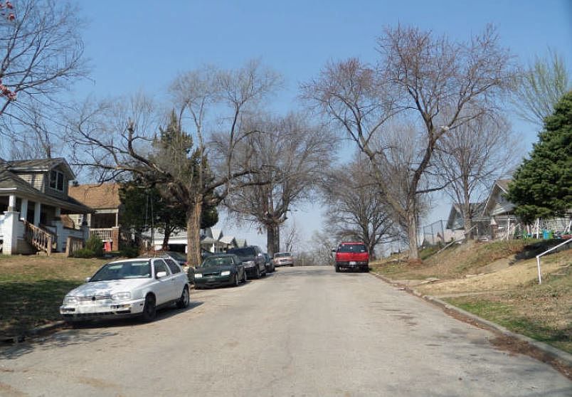 2nd image of 1930 N 30th St