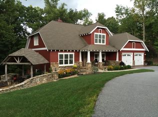 105 W Pointe Dr, Hendersonville, NC 28792