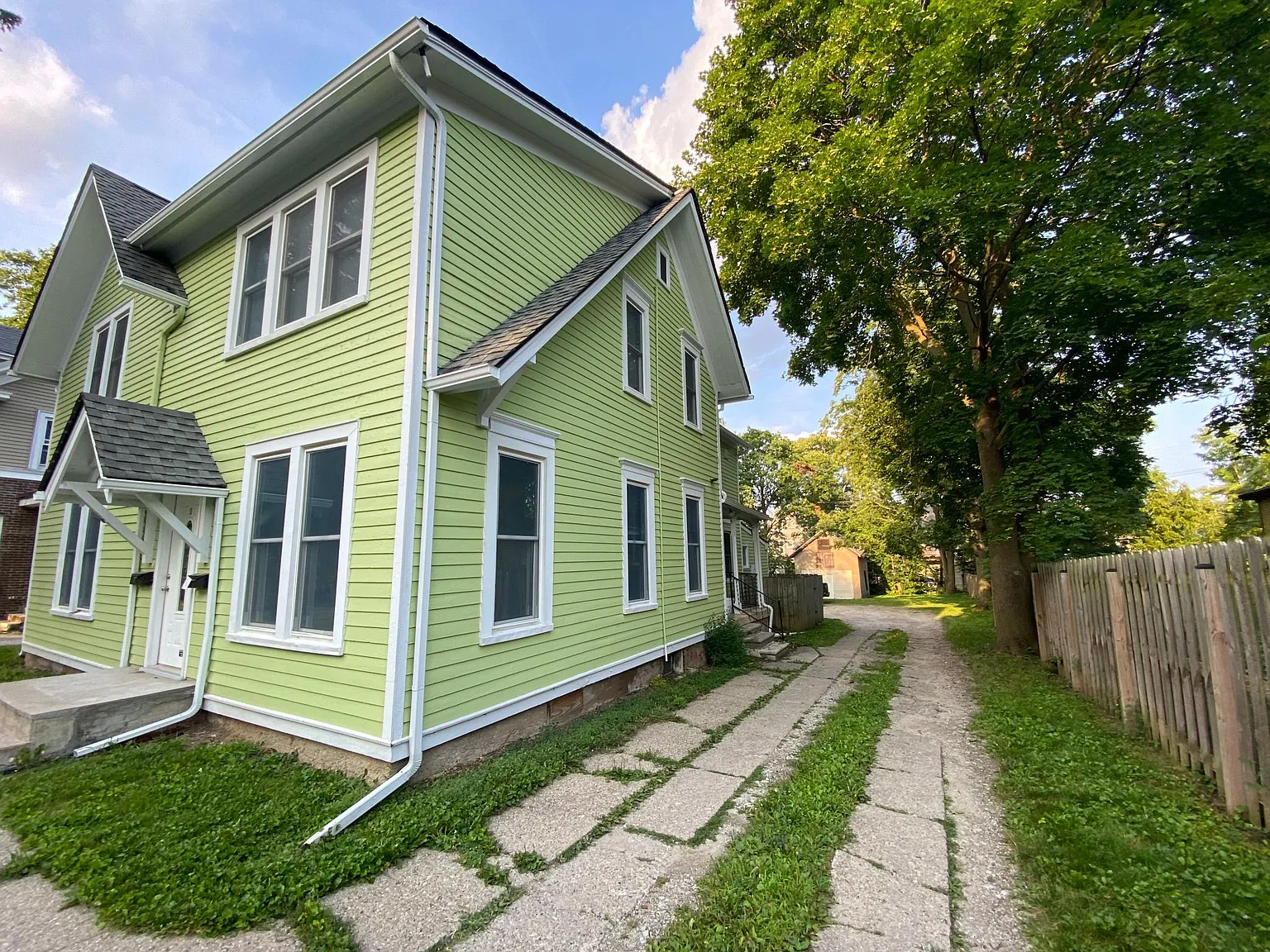 118 N Normal St — Photo 2