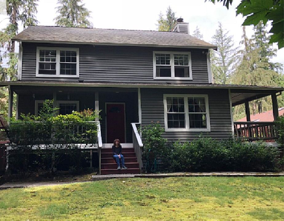 1st image of 4043 W Ames Lake Dr NE