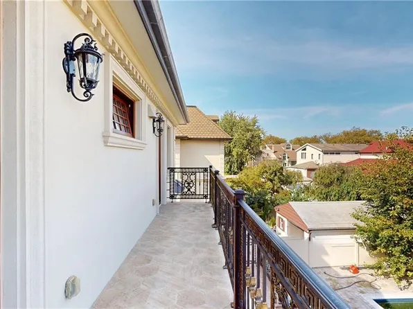 2317 East 63rd Street image 7 of 33