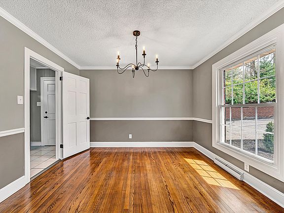 3rd image of 731 Bassett Heights Rd