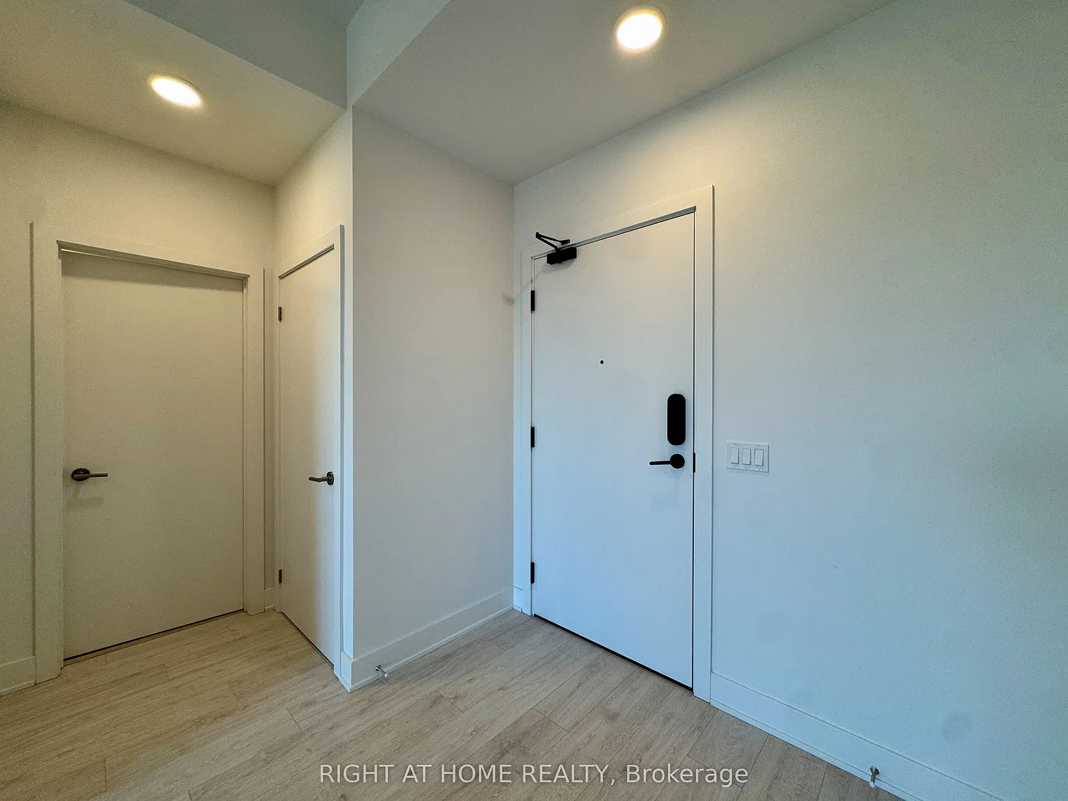 1 bed, $2,000 — Photo 3