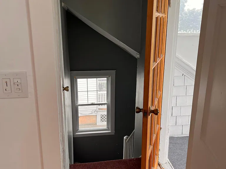 48 Lawn Ave — Photo 8