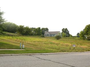 65 Chelsea Ct NE, Rockford, MI