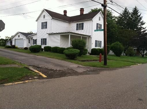 2nd image of 215 W Marietta St