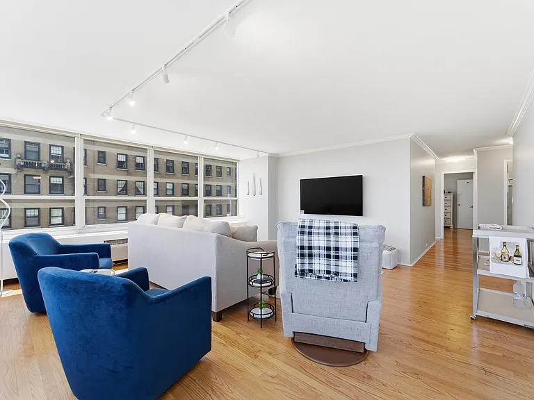 3550 N Lake Shore Dr #902 — Photo 6