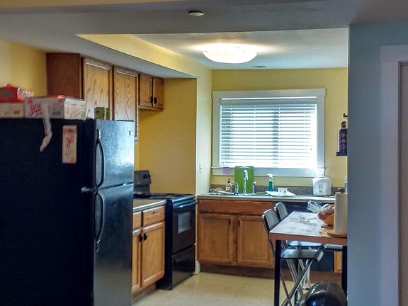3rd image of 96 Floral Ave #1