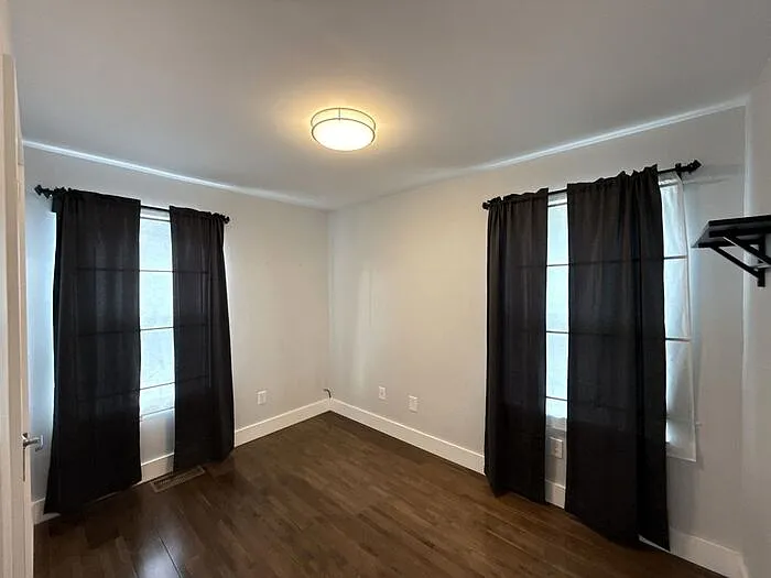 300 E Peterson Dr — Photo 12