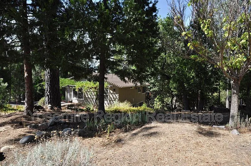 3 bed, 2.0 bath, 1506 sqft, $1,800 — Photo 3